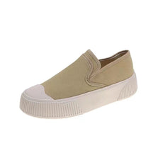 Baskets Femme Casual Slim Comfort en beige, avec semelle blanche, offrant style et confort pour un look décontracté.